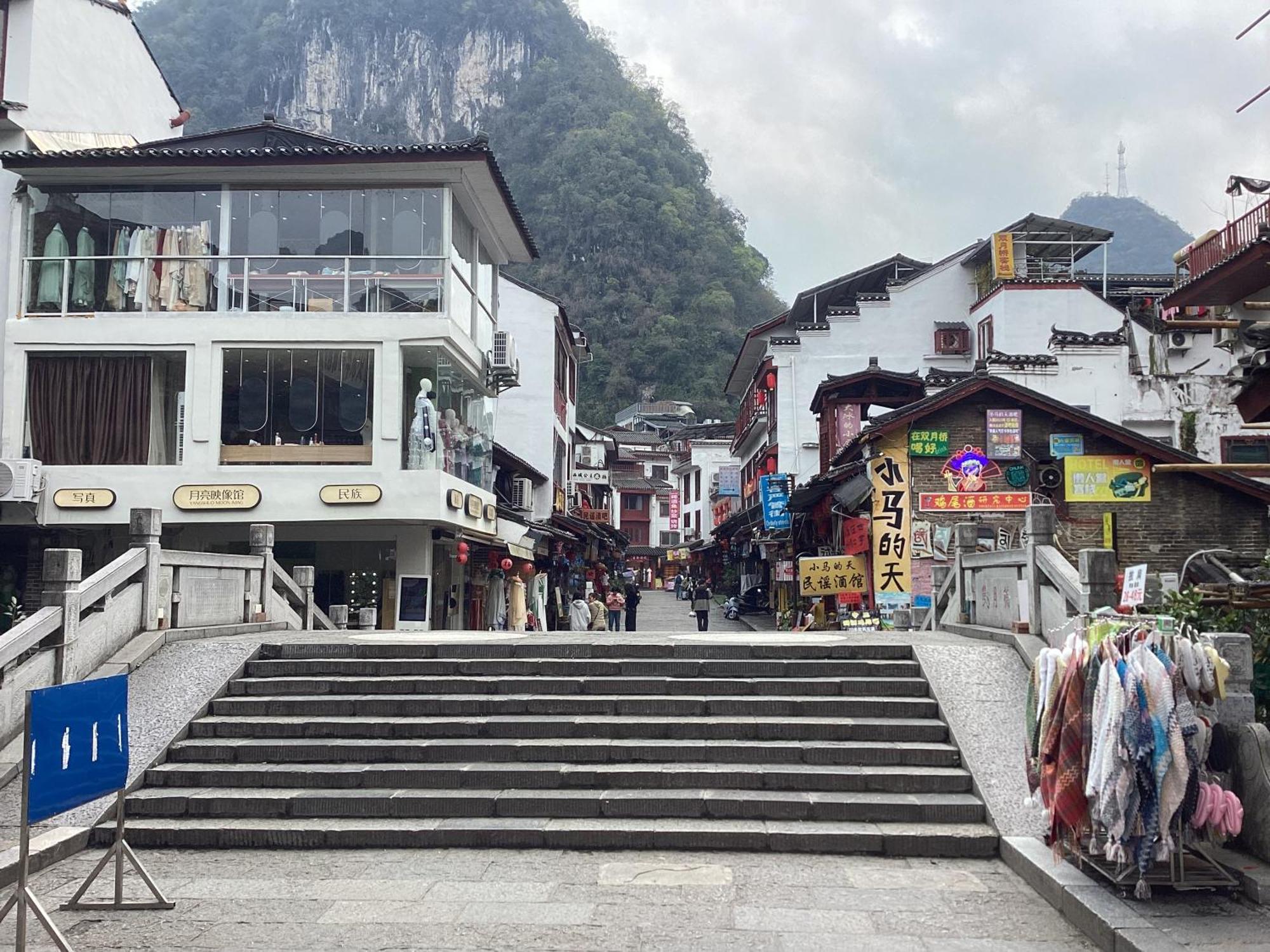 Lazzy Inn Yangshuo Exterior photo